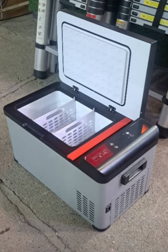 یخچال و فریزر صندوقی کامیون DWR سایز ۲۲ لیتری – کمپرسوردار، دیجیتال و ضد لرزش