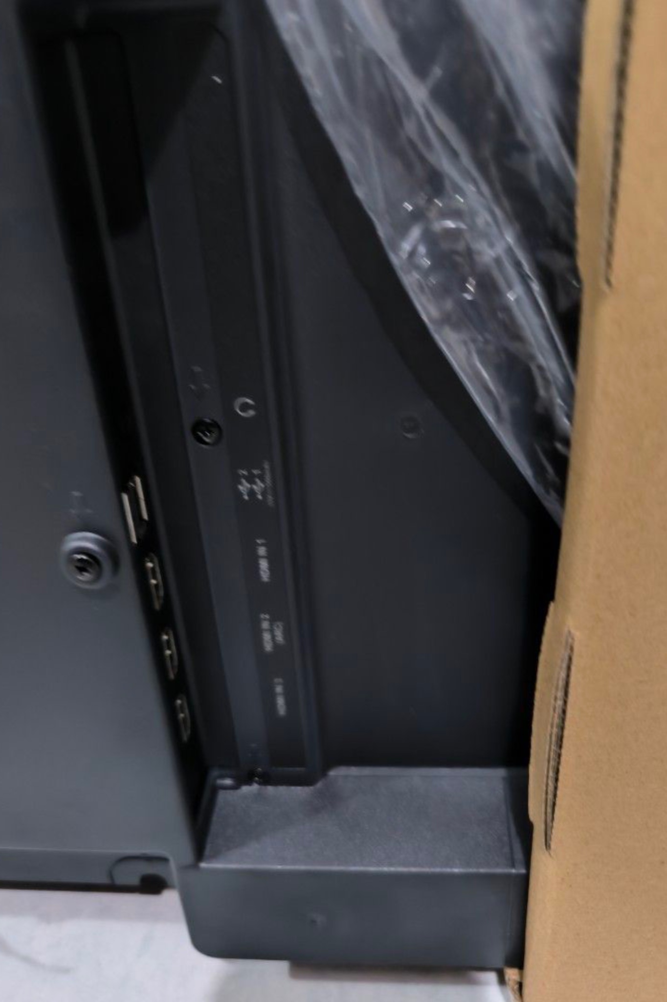 تلویزیون ۱۲ ولت خودرو ۲۴ اینج هوشمند Bauhn