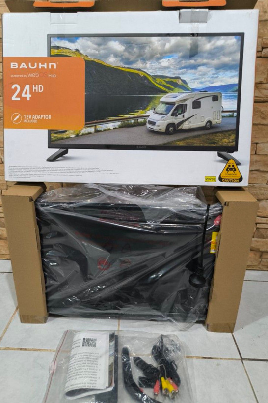 تلویزیون ۱۲ ولت خودرو ۲۴ اینج هوشمند Bauhn مدل ATV24HDW-0225