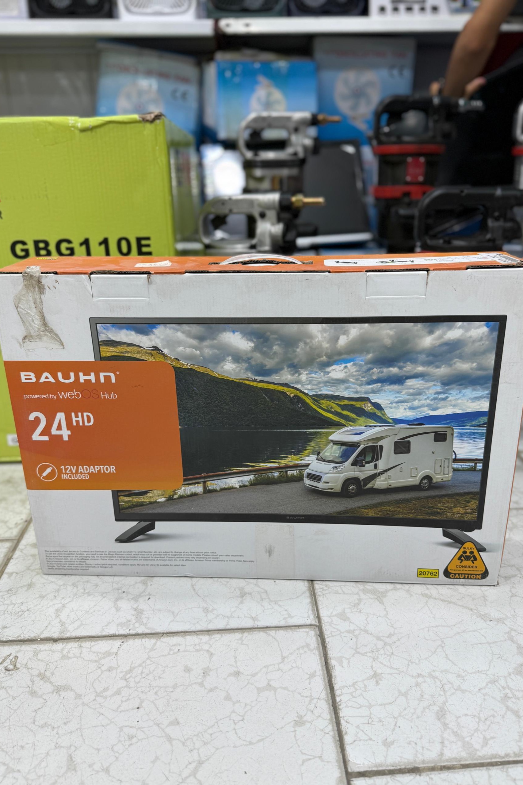 تلویزیون ۱۲ ولت خودرو ۲۴ اینج هوشمند Bauhn